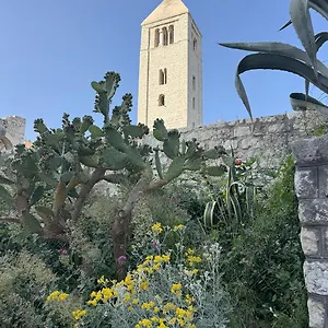 Gostinjska kuća & Old Town, Rab Town